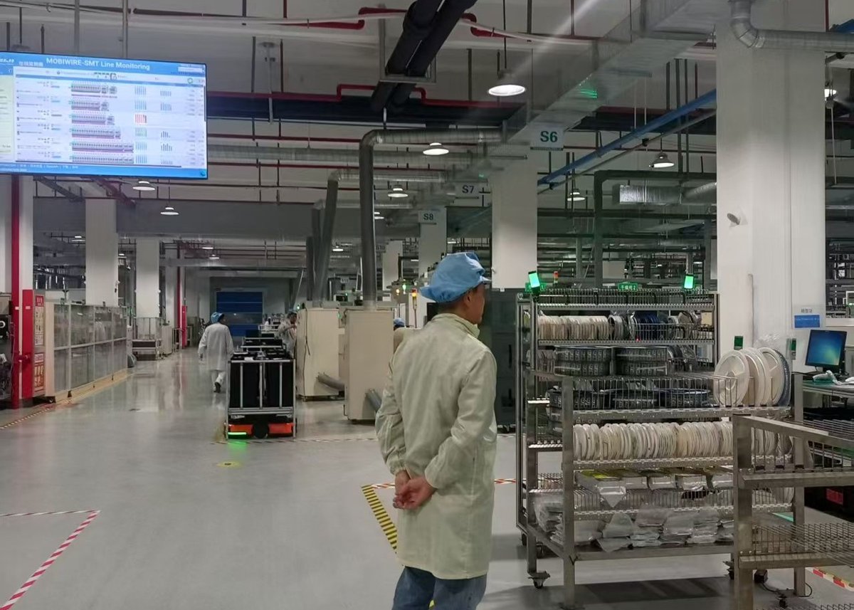 MobiWire SMT production line in Shenzhen